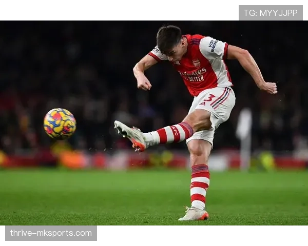 基兰·蒂尔尼稳健发挥，助力球队冲刺英超冠军